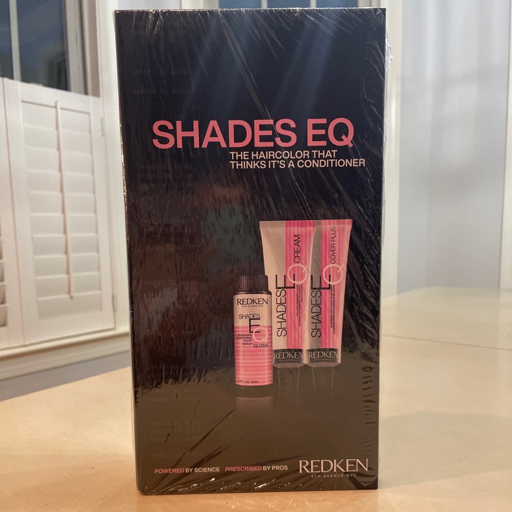 COPY -  2022 Redken Shades EQ Swatch book